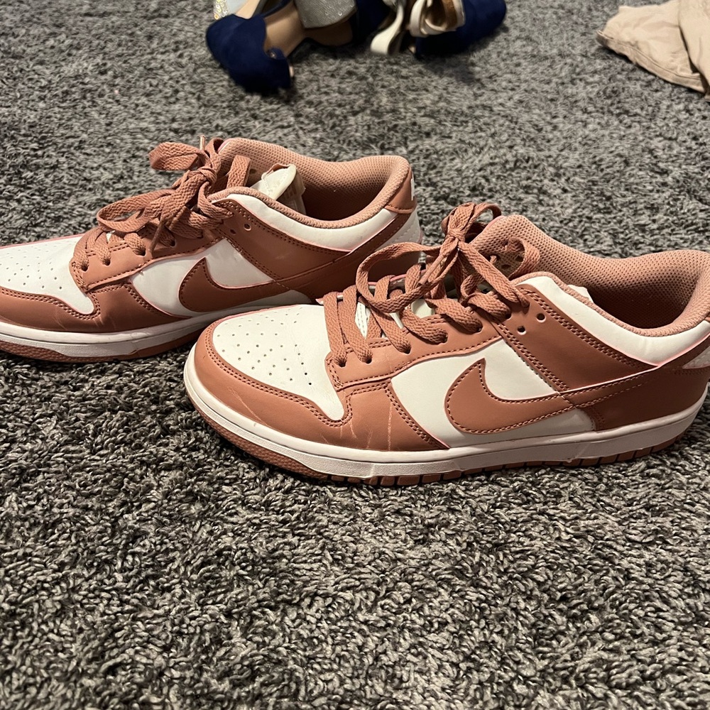 women’s dunks!